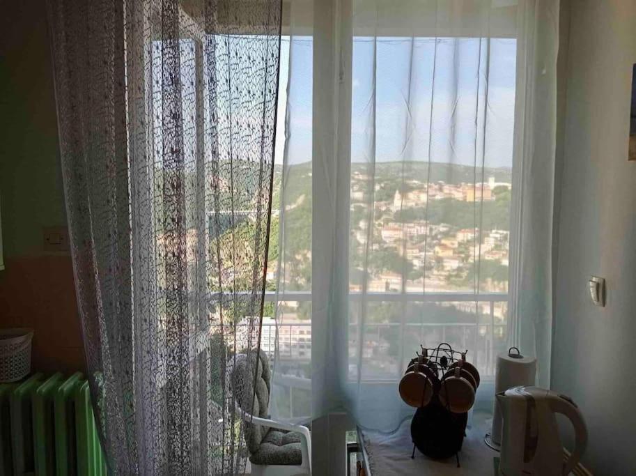 Bright And Charming Studio Apartment Rijeka Bagian luar foto